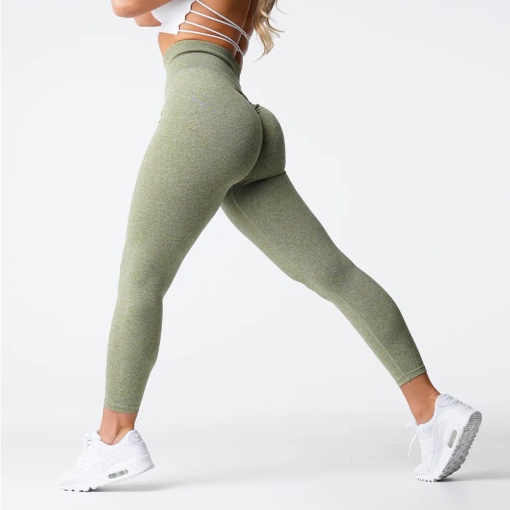NEW BUNDLE NVGTN Scrunch